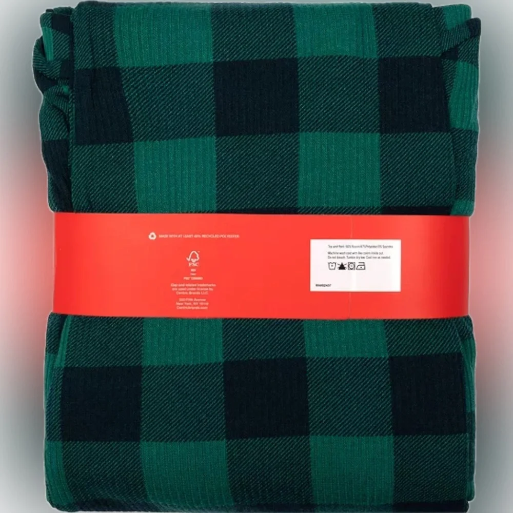 NWT Gap Long Sleeve and Jogger Pajama Set in Green Black Plaid